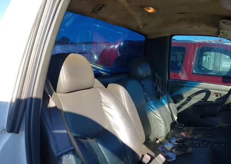 2006 Chevrolet Silverado 1500 Work Truck z USA, uszkodzony, nr VIN 3GCEC14X36G151042